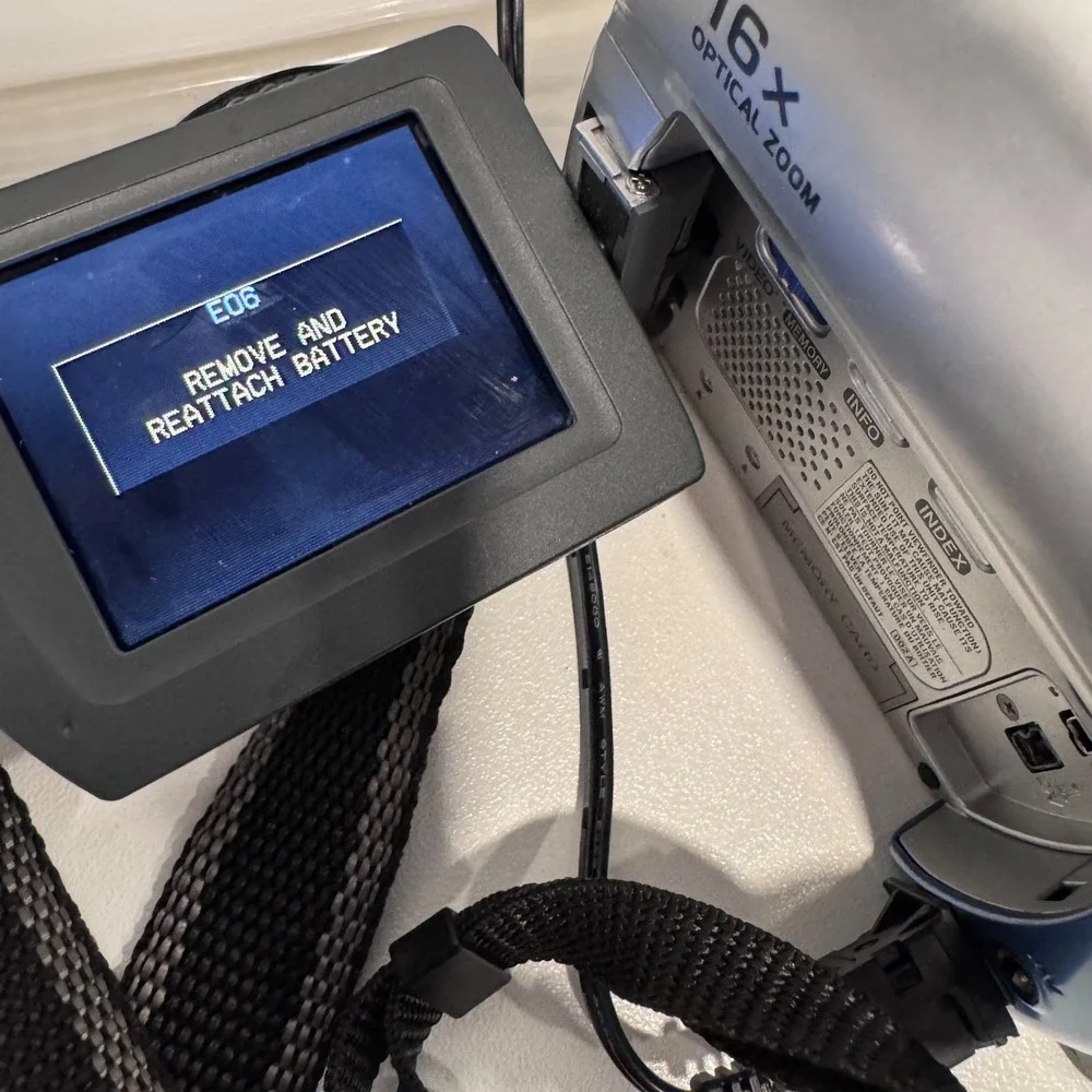 JVC Digital Video Camera GR-D72U MiniDV Camcorder Charger *Parts Only